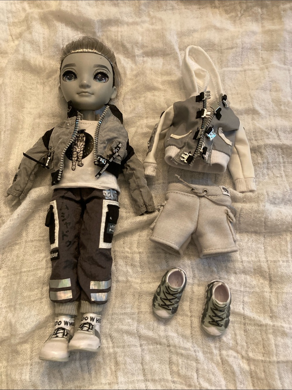Shadow High Doll - Ash